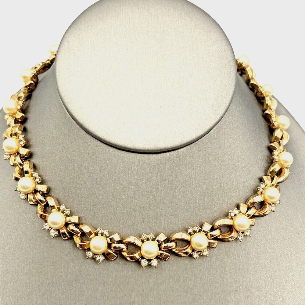 Vintage TRIFARI Simulated Pearl & Rhinestone Collar Ribbon Necklace Gold Tone
